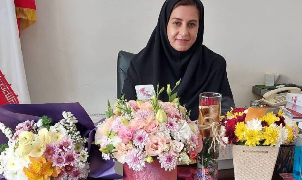 معلم؛ معمارِ هویتِ گمشده
