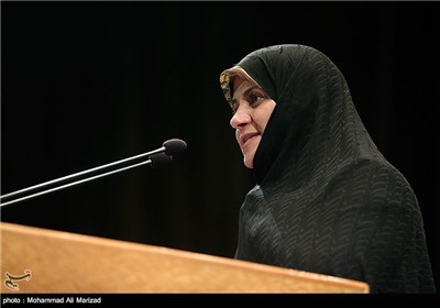 زنان با حضور در میدان، جامعه را برای هر چالشی آماده می‌سازند
