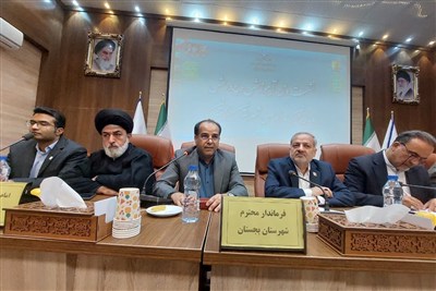 آموزش حضوری مدارس همچنان ادامه دارد