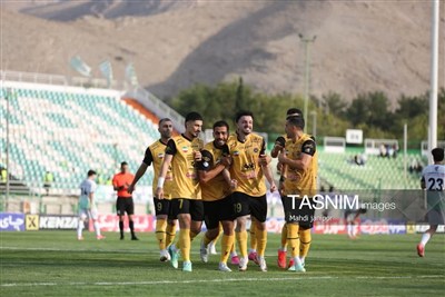 سپاهان با پیروزی در دربی اصفهان، به صدر جدول نزدیک‌تر شد